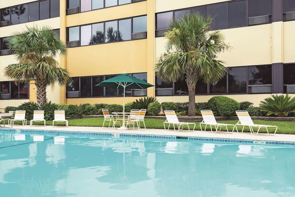 La Quinta By Wyndham New Orleans Airport Hotel Kenner Exterior photo