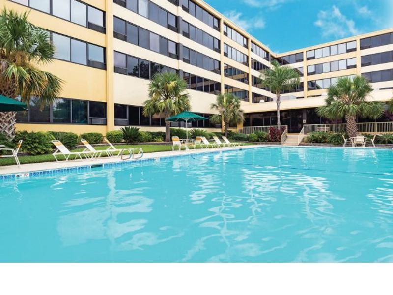 La Quinta By Wyndham New Orleans Airport Hotel Kenner Exterior photo